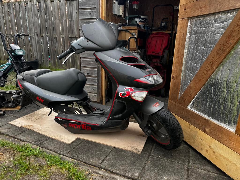 Aprilia Sr50 geel kenteken, Ophalen, Zo goed als nieuw, Benzine, Overige merken