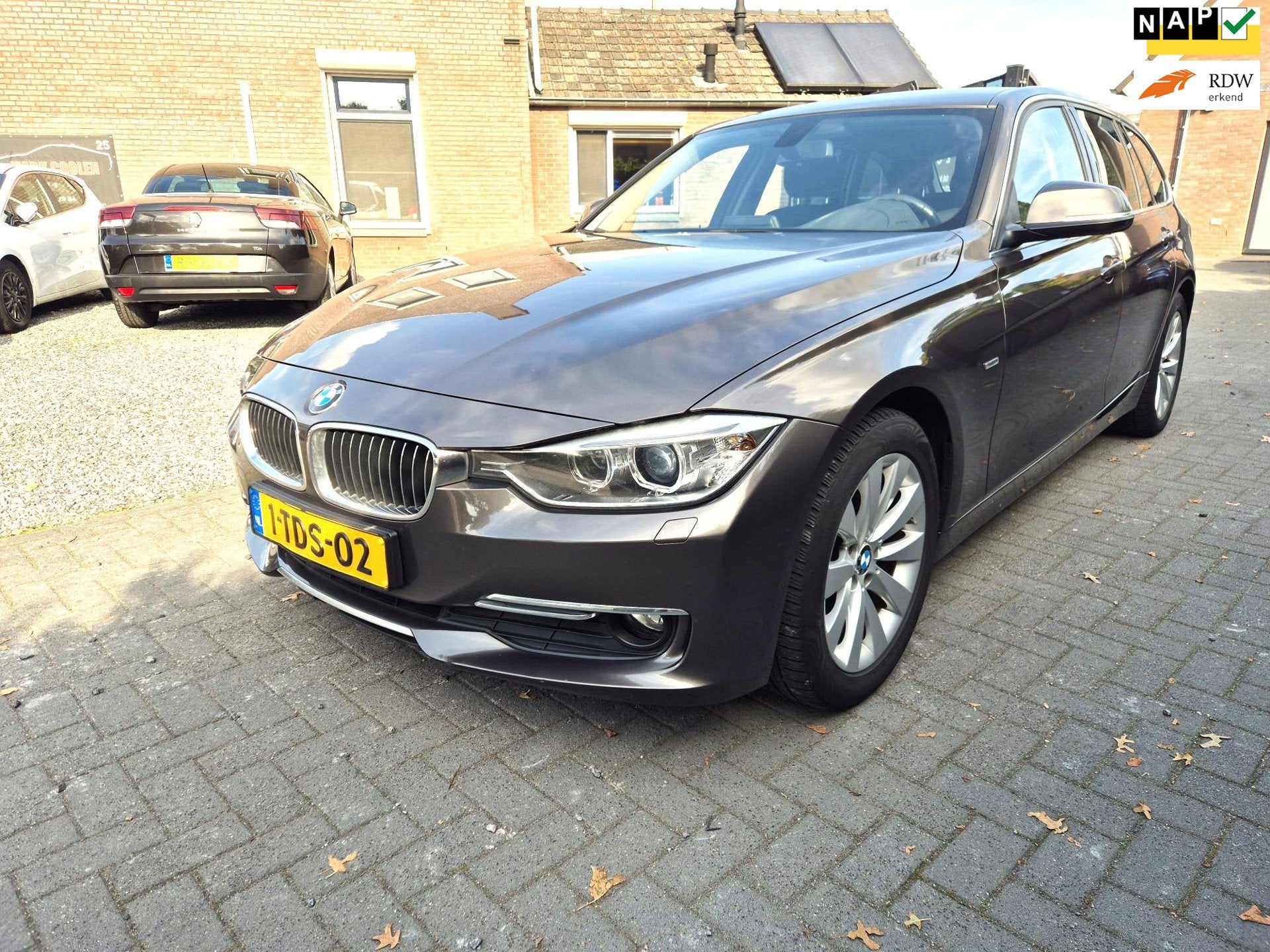 BMW 3-serie Touring 316i Executive Upgrade Navi Clima Cruise, Auto's, Gebruikt, 4 cilinders, Bruin, Origineel Nederlands