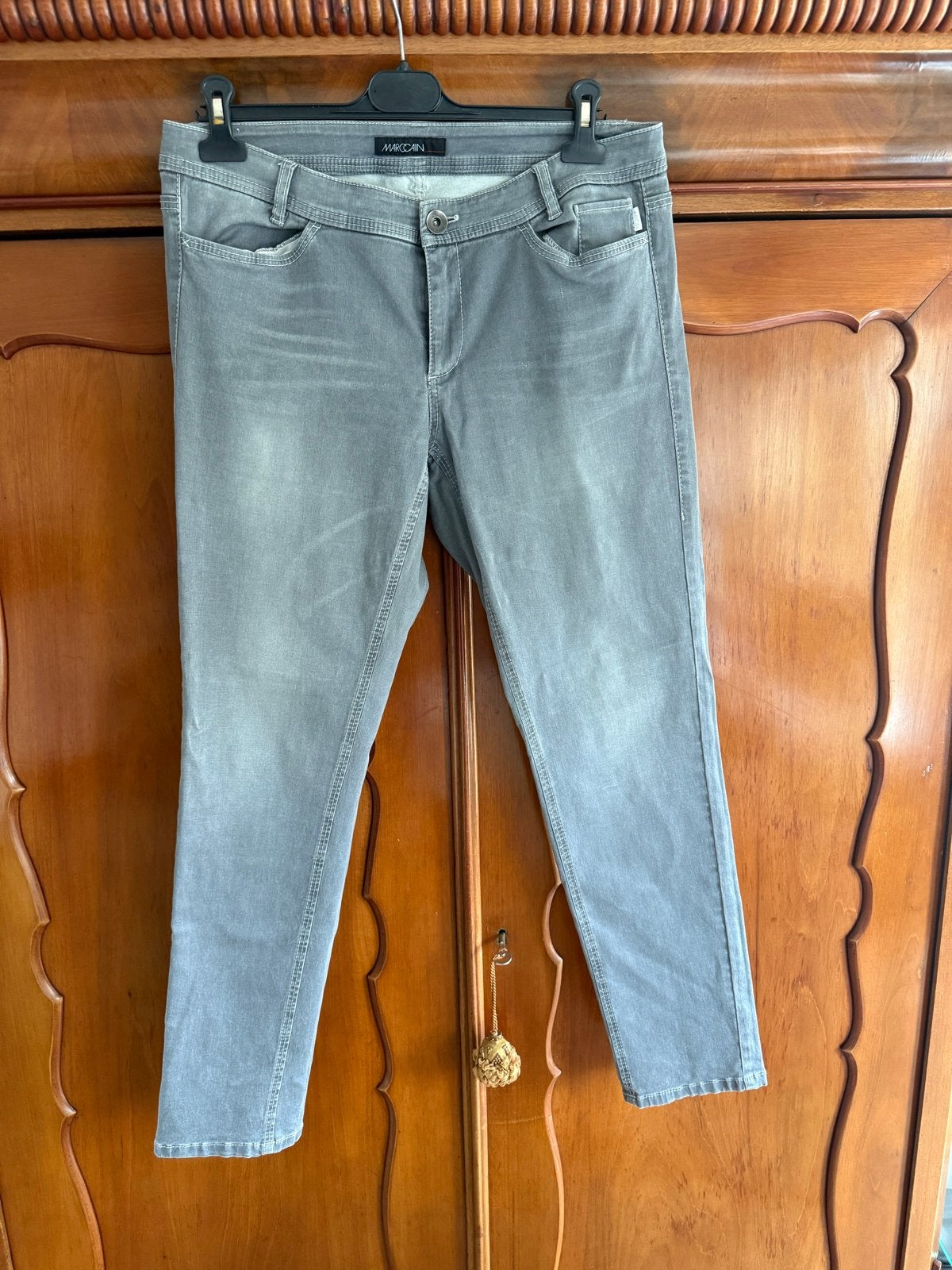 Marc Cain grijze jeans - Zo goed als nieuw, Kleding | Dames, Ophalen of Verzenden, Zo goed als nieuw, Grijs, W33 - W36 (confectie 42/44)