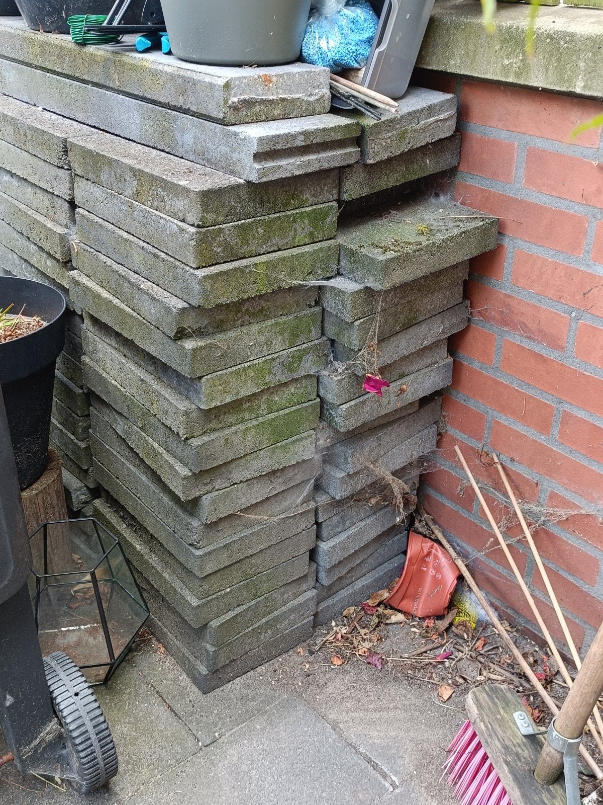 Gebruikte terrastegels/klinkers - ong. 75 stuks, 30x20 cm., Tuin en Terras, Tegels en Klinkers, Ophalen, Gebruikt, 10 m² of meer