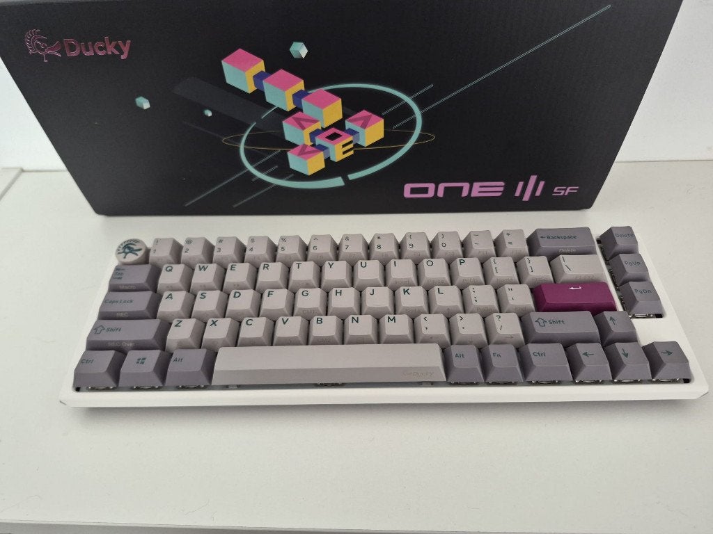 Ducky One 3 Mist Grey SF | QWERTY, MX Red, 65% | Ongebruikt!, Computers en Software, Toetsenborden, Nieuw, Ophalen of Verzenden