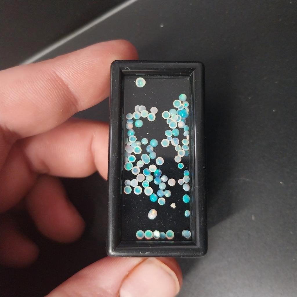 Lot met kleine opaal cabochons edelsmid goudsmid, Sieraden, Tassen en Uiterlijk, Edelstenen, Ophalen of Verzenden, Zo goed als nieuw