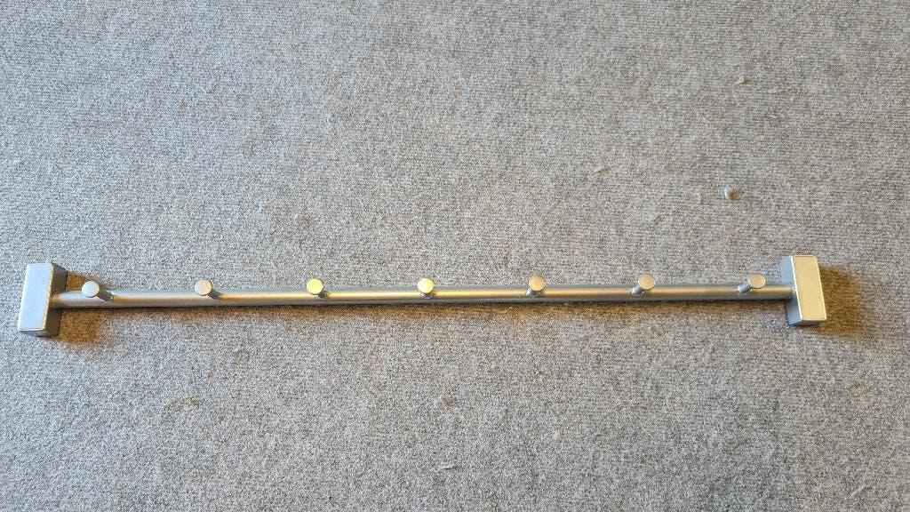 Metalen wand kapstok in nieuwstaat, Wandkapstok, Ophalen of Verzenden, Zo goed als nieuw, Minder dan 100 cm