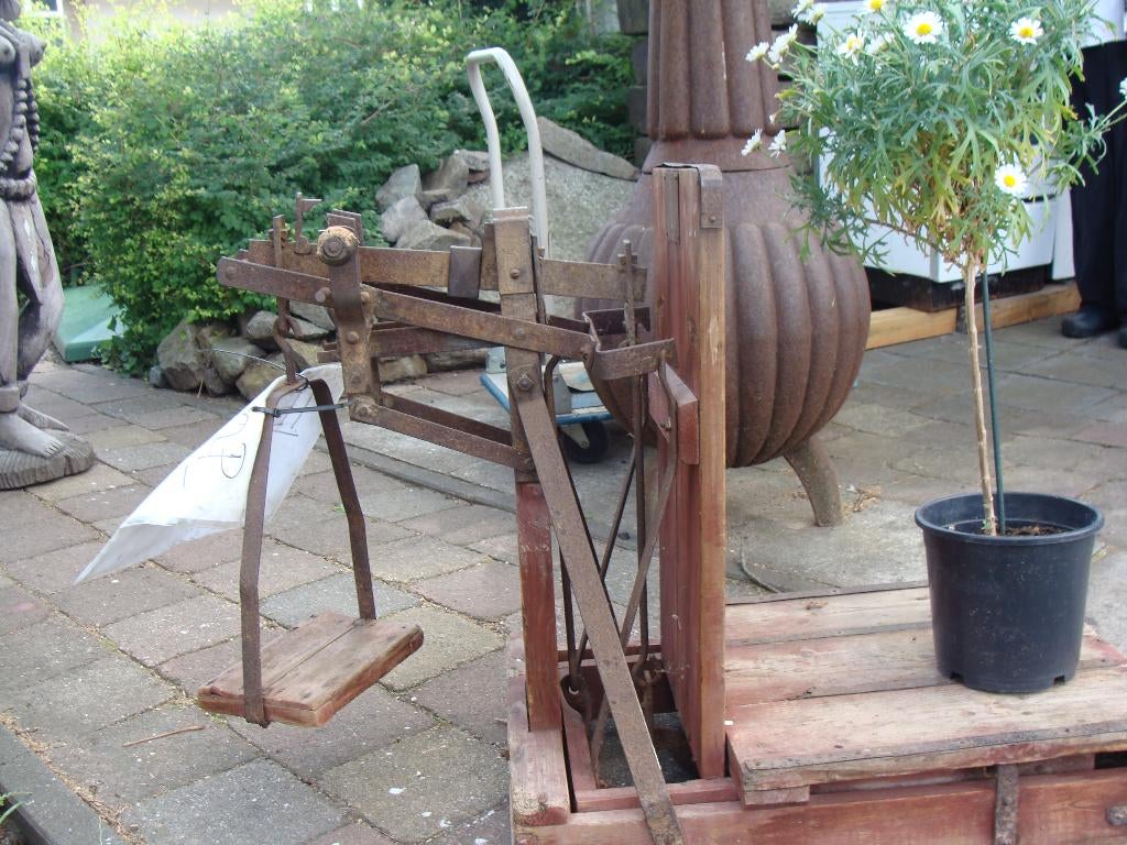 Antieke weegschaal (Bascule), Ophalen