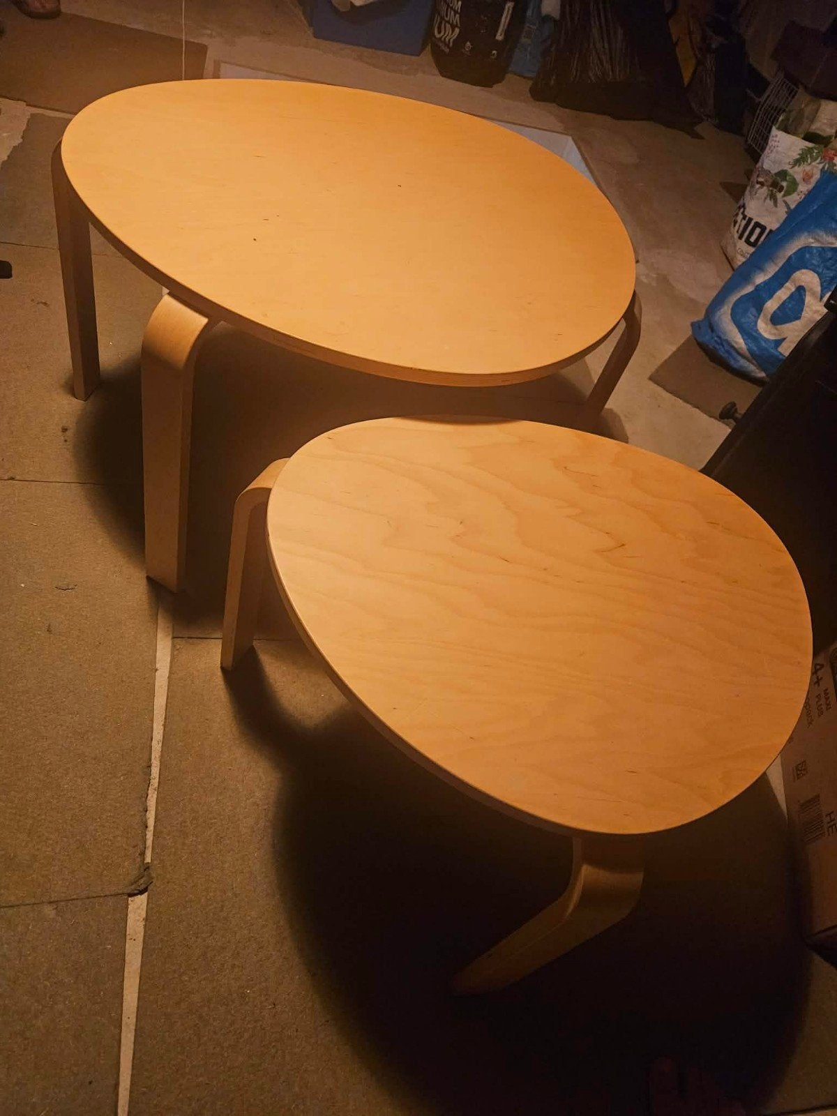 Set van 2 houten bijzettafels, ovaal, lichtbruin, Ophalen, Gebruikt, 50 tot 100 cm, 50 tot 100 cm