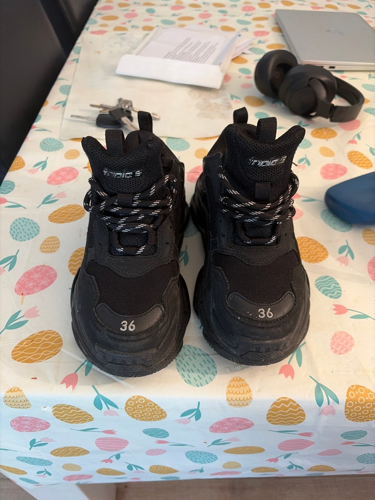 Balenciaga Triple S Sneakers Zwart Maar 36, Kleding | Dames, Schoenen, Ophalen of Verzenden, Gedragen, Zwart, Sneakers of Gympen