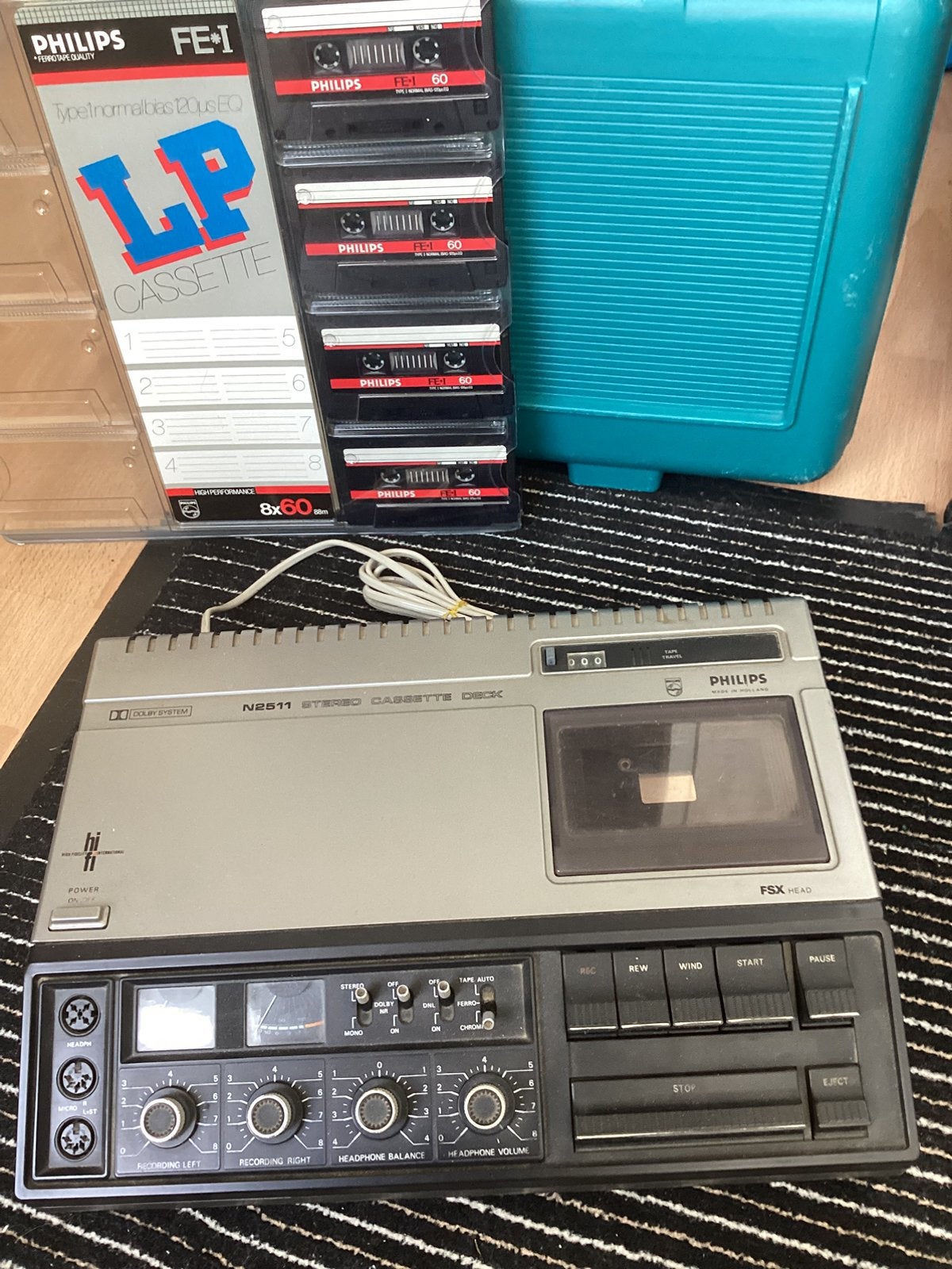 Vintage Stereo cassette deck. Philips  N2511 en 4 cassettes., Ophalen of Verzenden, Enkel, Philips