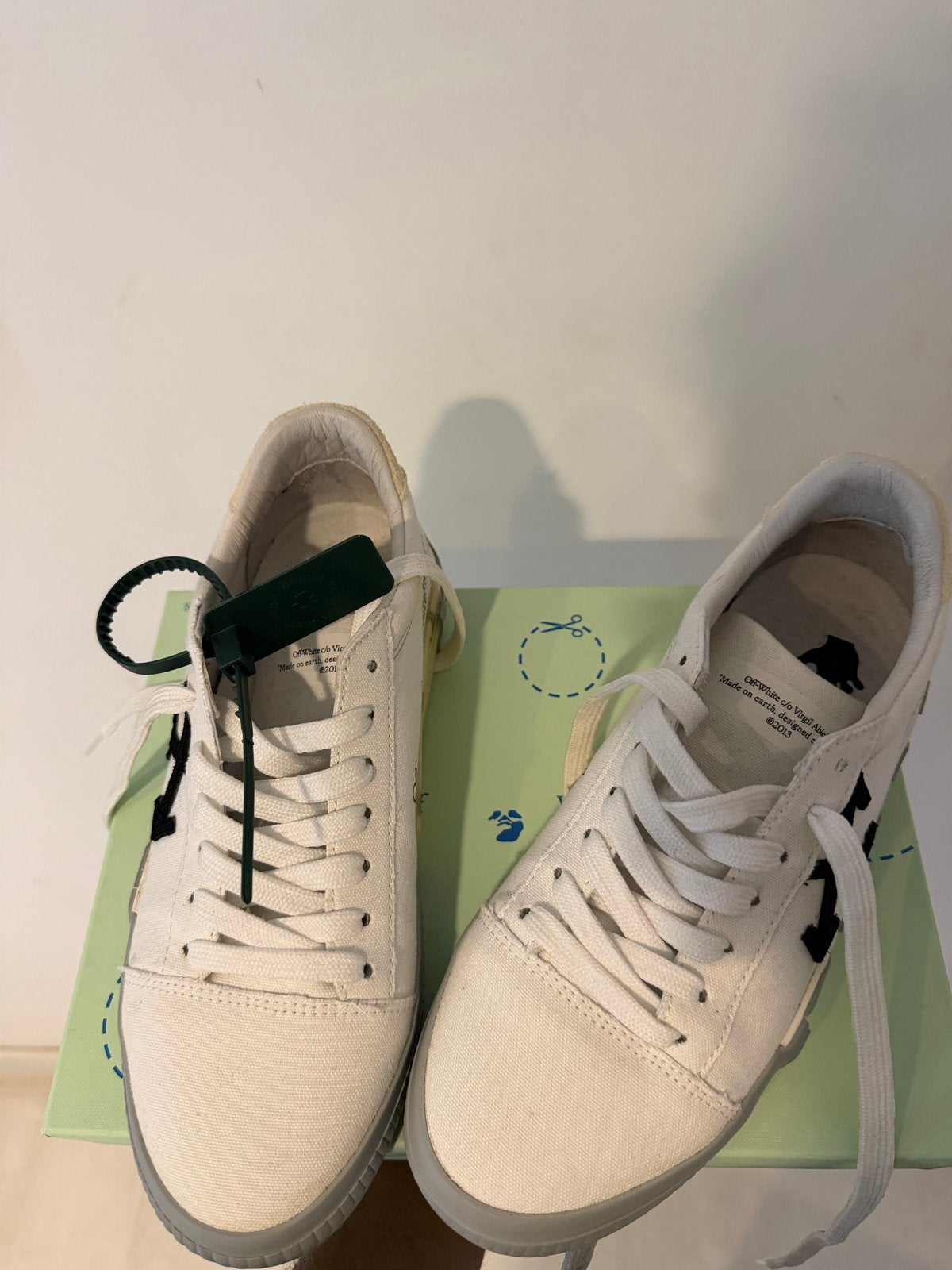 Off-White Vulcanized Low Top Sneakers maat 40, Kleding | Heren, Schoenen, Ophalen of Verzenden, Gedragen, Wit, Sneakers of Gympen