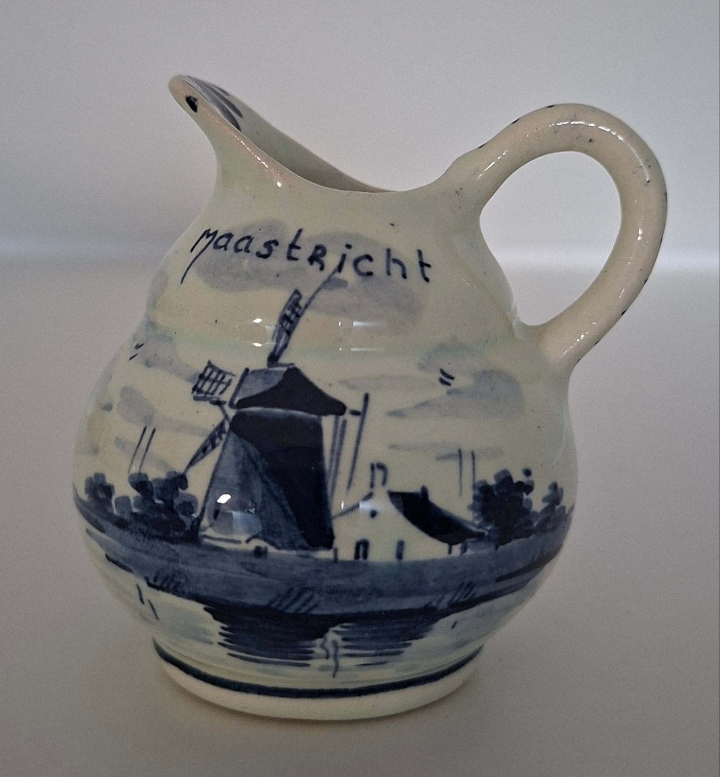 Klein Delfts Blauw Souvenir Vaasje Maastricht Molen, Ophalen of Verzenden