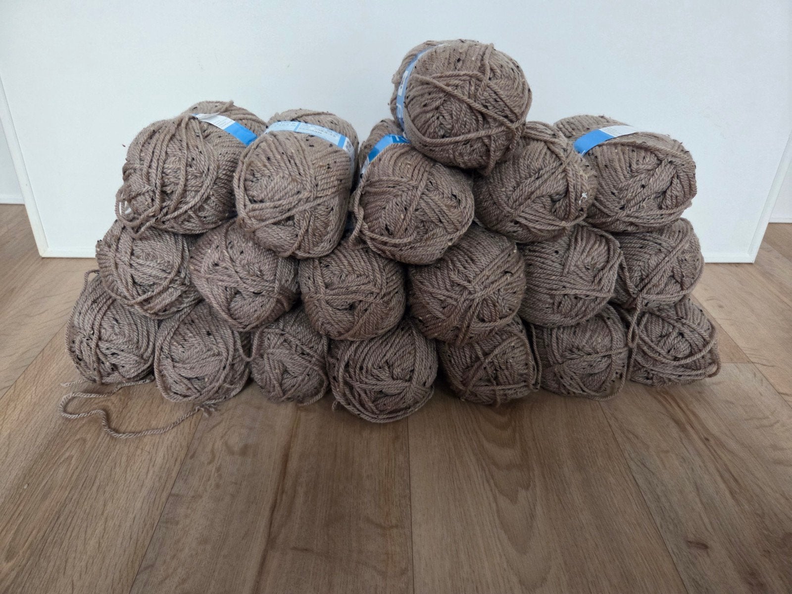 Grote partij Zeeman tweed garen - Bruin, Hobby en Vrije tijd, Ophalen of Verzenden, Nieuw, Breien of Haken, Wol of Garen
