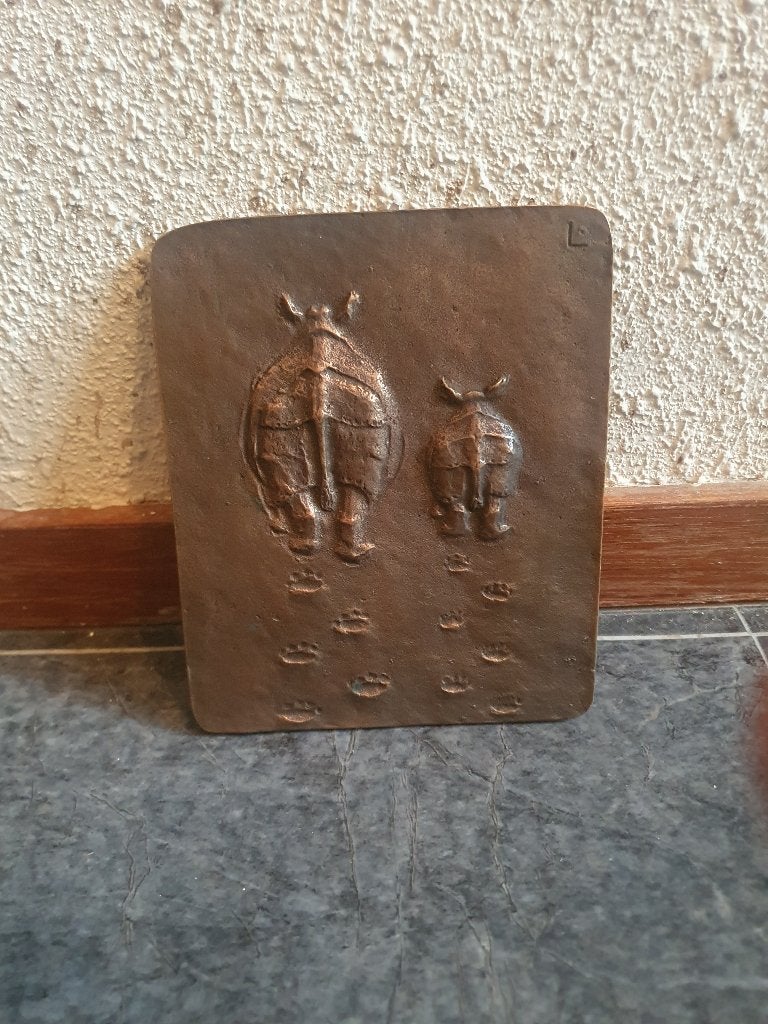 Bronzen plaquette Frits Cleve – Neushoorn met jong, Ophalen of Verzenden, Brons