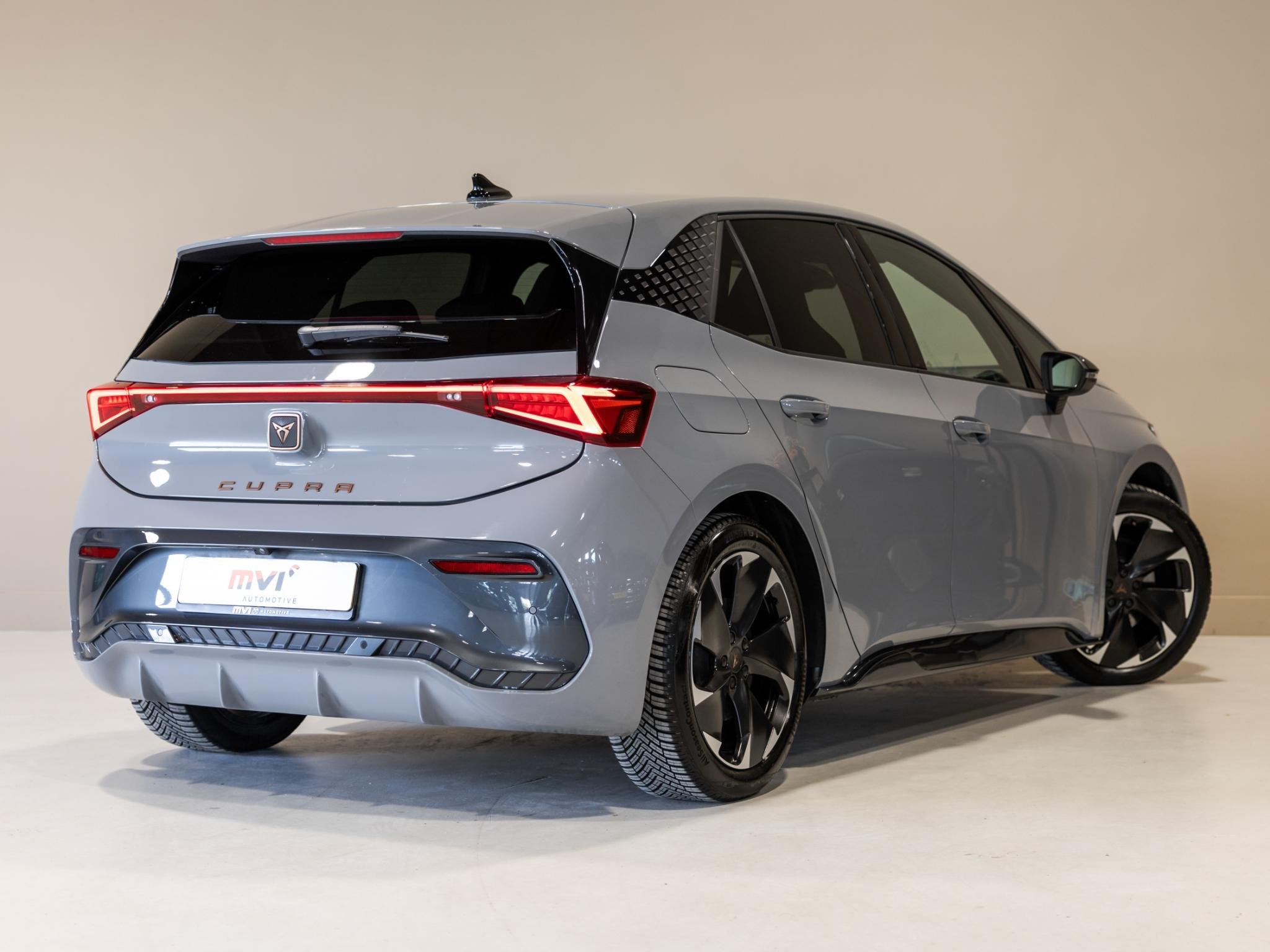 CUPRA Born Business 62 kWh SOH 91% / Achteruitrij camera /, Auto's, Automaat, Gebruikt, Met garantie (alle), Origineel Nederlands