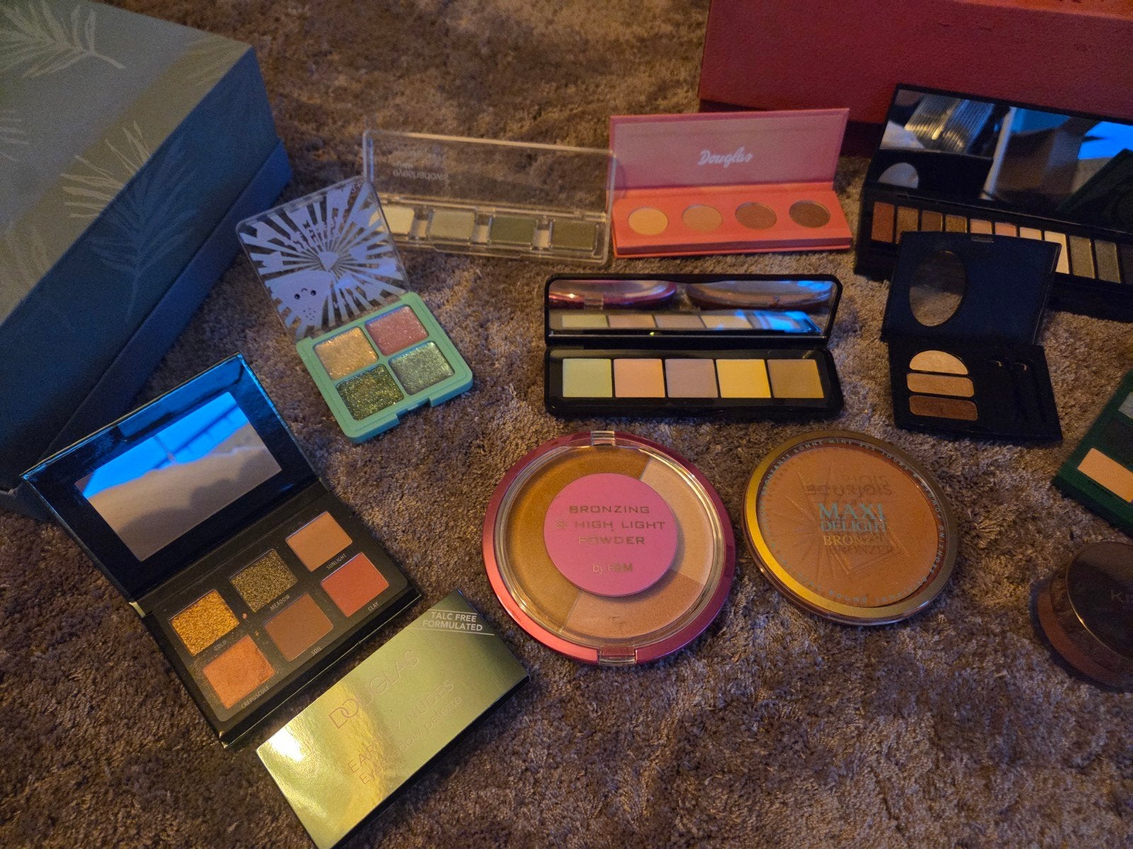 Grote make-up collectie: oogschaduw, bronzer, concealer, Gebruikt, Overige kleuren, Gehele gezicht, Ophalen of Verzenden