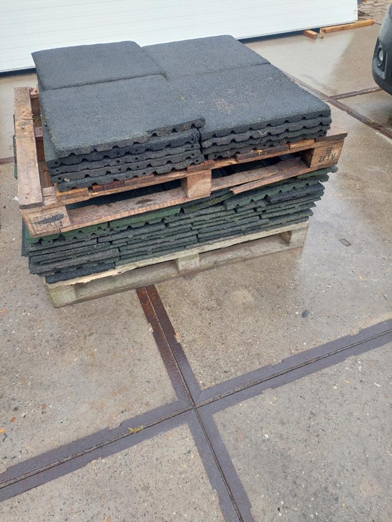 Rubberen tegels, rubber, GRATIS, Tuin en Terras, Tegels en Klinkers, Ophalen, Gebruikt, Overige typen, Rubber