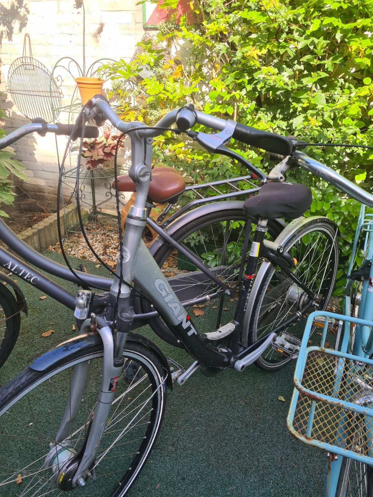 2 fietsen te koop, Fietsen en Brommers, Fietsen | Dames | Omafietsen, Ophalen of Verzenden, Gebruikt