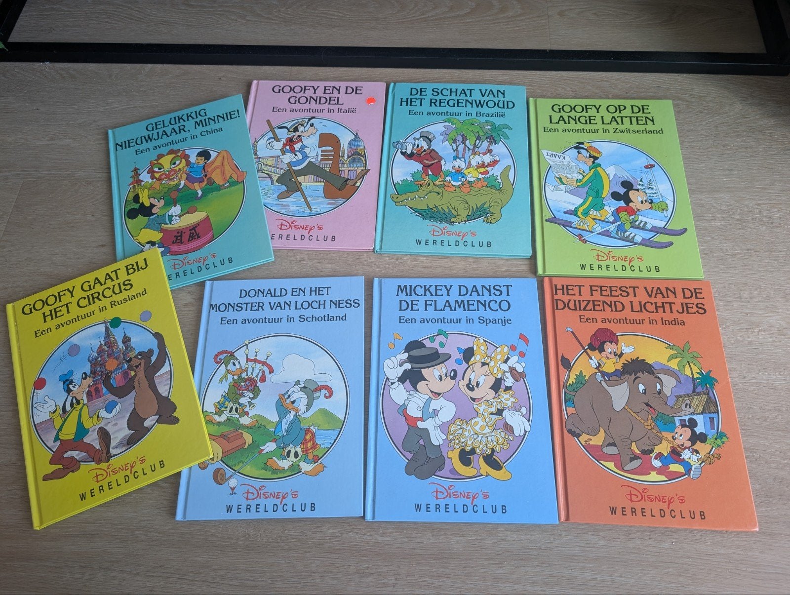 Disney's Wereldclub Boeken - 8 Delen, Ophalen of Verzenden, Walt Disney, Fictie algemeen