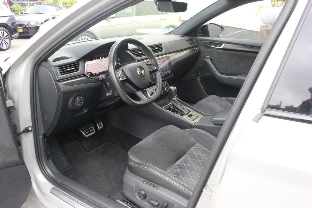 Skoda Superb Combi 1.4 TSI iV Sportline | Trekhaak | Panoram, Auto's, Skoda, Adaptive Cruise Control, Gebruikt, 4 cilinders, Hybride Elektrisch/Benzine