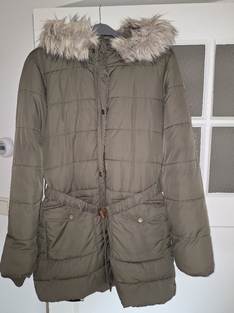 Olijfgroene Winterjas Garcia 176, Kinderen en Baby's, Kinderkleding | Maat 176, Ophalen of Verzenden, Meisje, Jas