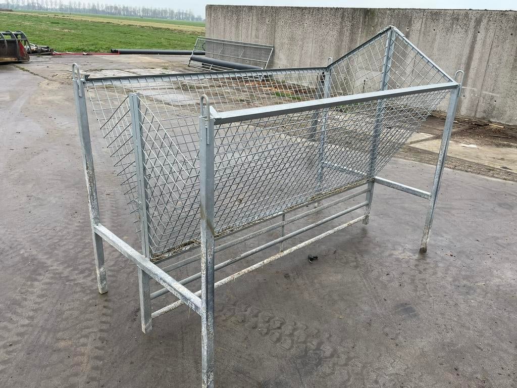Zeer degelijke gegalvaniseerde hooiruif, Meerdere dieren, Schaap