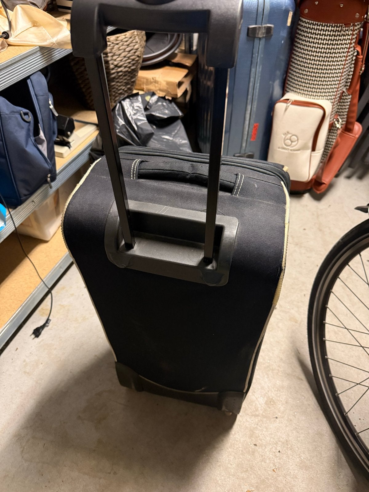 Zwarte EOS koffer voor Volkswagen EOS Cabrio, Gebruikt, Zacht kunststof, 35 tot 45 cm, Uitschuifbare handgreep