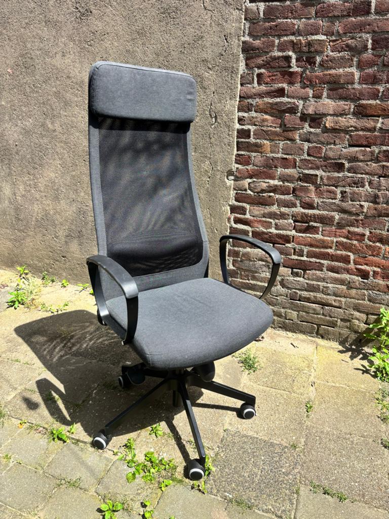 Ikea Markus - Bureaustoel met hoge rugleuning en mesh, Huis en Inrichting, Bureaustoelen, Ophalen, Gebruikt, Grijs, Bureaustoel