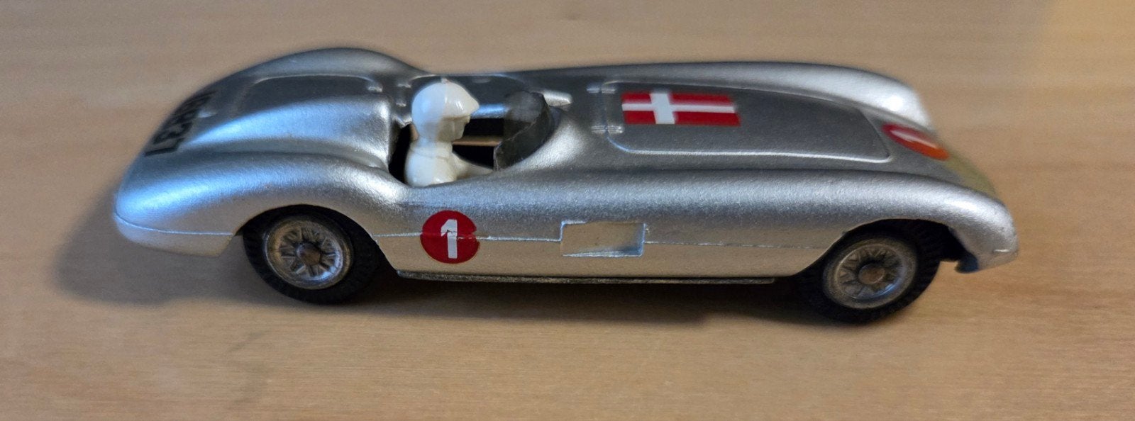 Tekno Denmark Ferrari 750 Monza (No. 813)
• Model: Ferrari 7, Hobby en Vrije tijd, Ophalen of Verzenden, Gebruikt, Auto, Overige merken