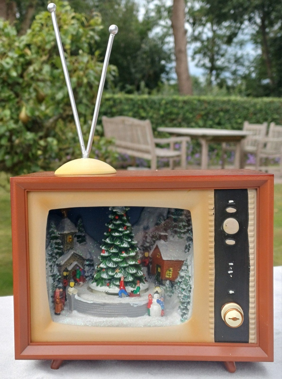 Retro TV Kerst Speeldoos met Verlichting Draaiplateau Muziek, Diversen, Kerst, Ophalen, Zo goed als nieuw