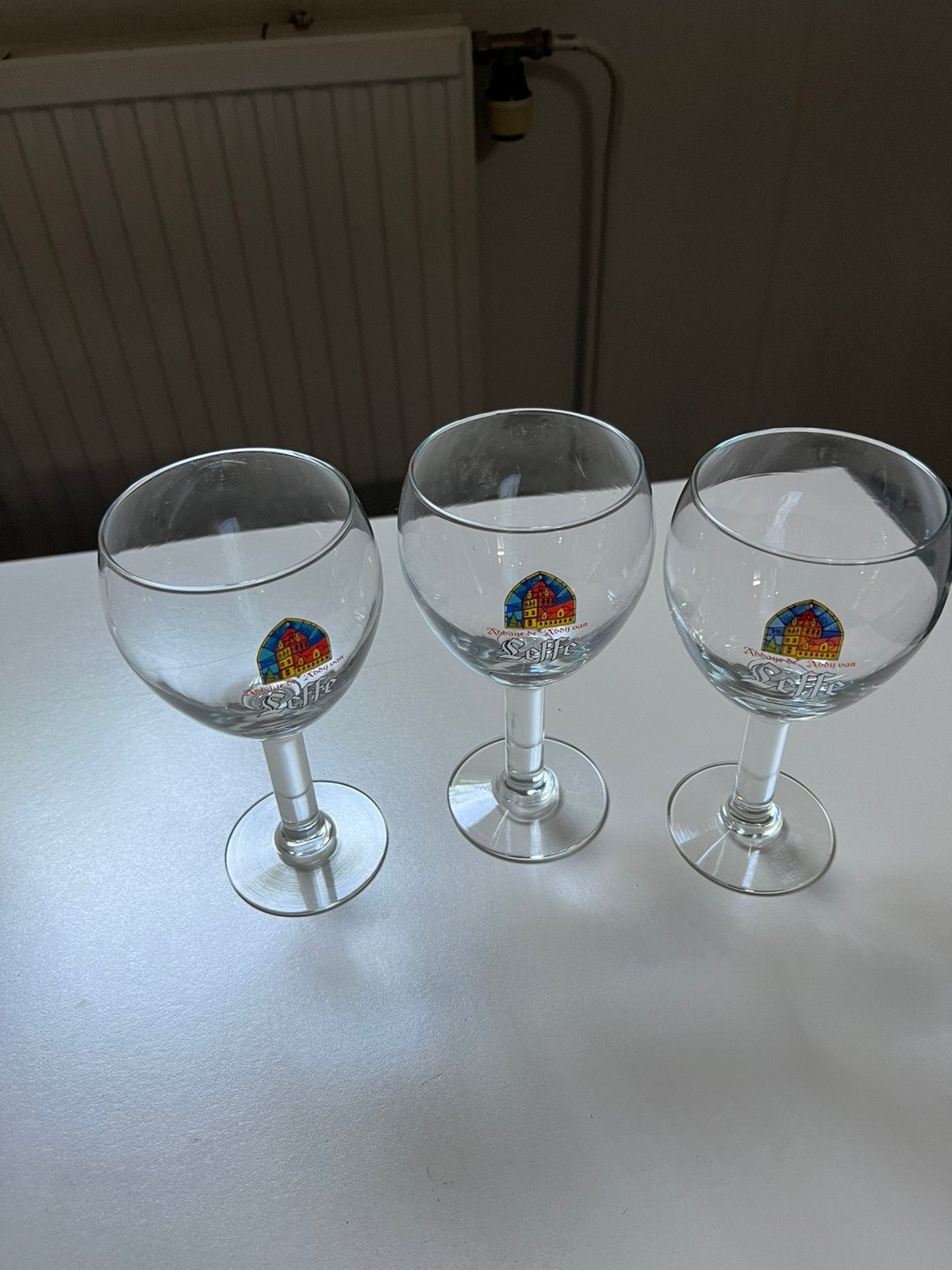 3 Bijzondere Mooie Grote Bierglazen LEFFE - Hoogte: 19 cm, Ophalen, Zo goed als nieuw, Bierglas