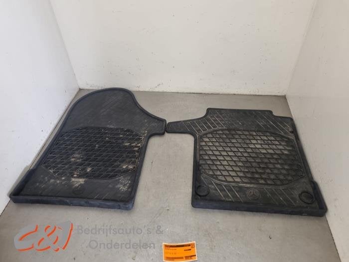 Matten Set van een Mercedes Vito, Gebruikt, -, Ophalen of Verzenden, -