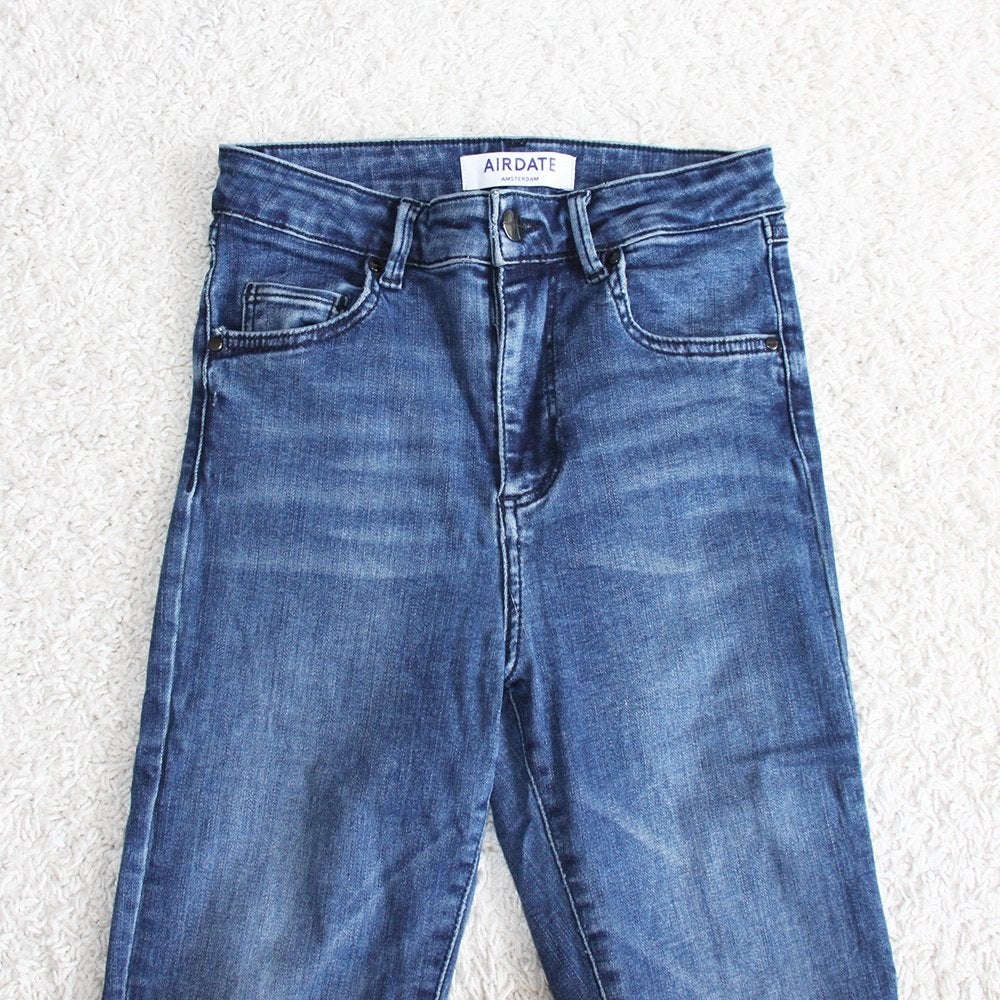 Mooie Airdate Amsterdam Spijkerbroek (XS) - 531 € 25,-, Kleding | Dames, Blauw, Airdate Amsterdam, Ophalen of Verzenden, Zo goed als nieuw