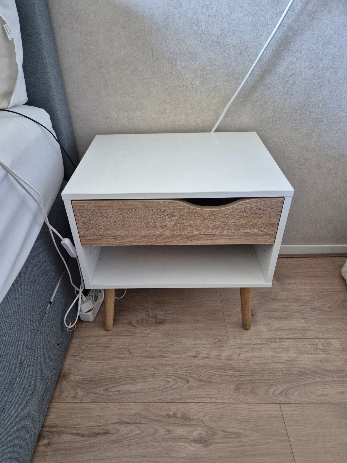 2x Leenbakker Nachtkastjes Delta, Ophalen, Zo goed als nieuw, 45 tot 65 cm, Minder dan 55 cm