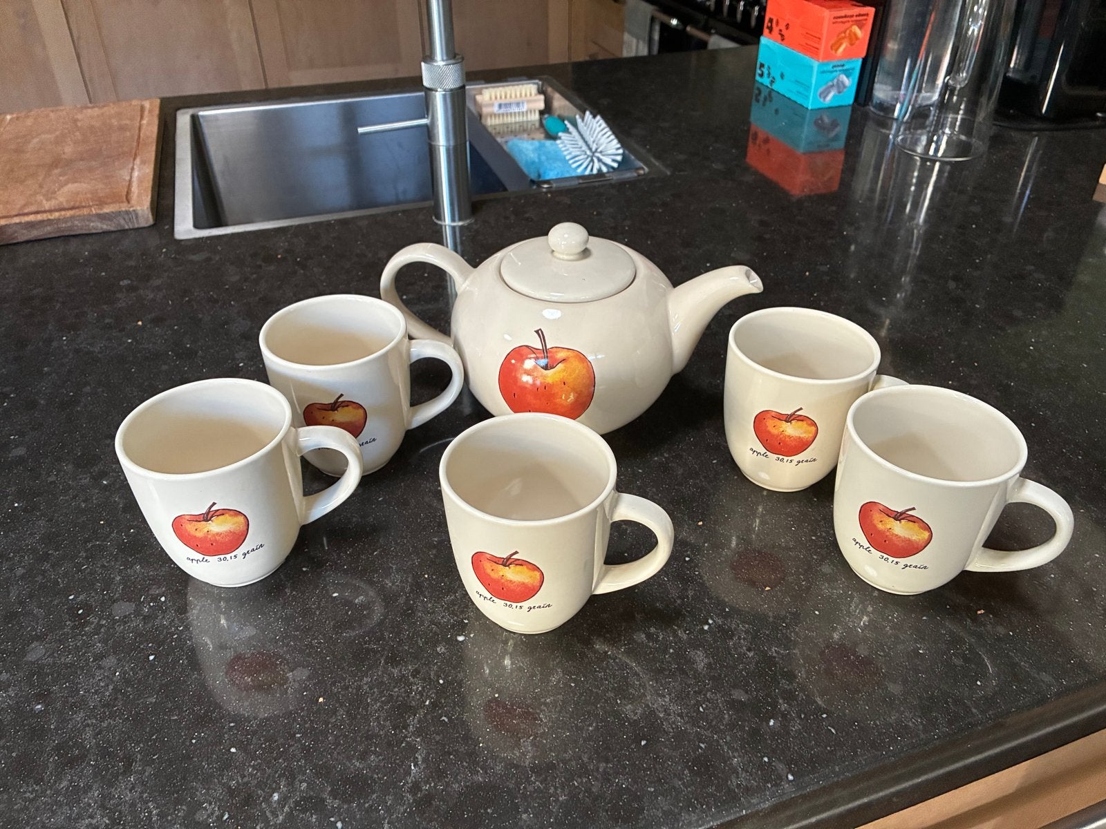 Jet by Ter Steege theeservies met appel design, Huis en Inrichting, Keuken | Servies, Gebruikt, Keramiek, Ophalen of Verzenden