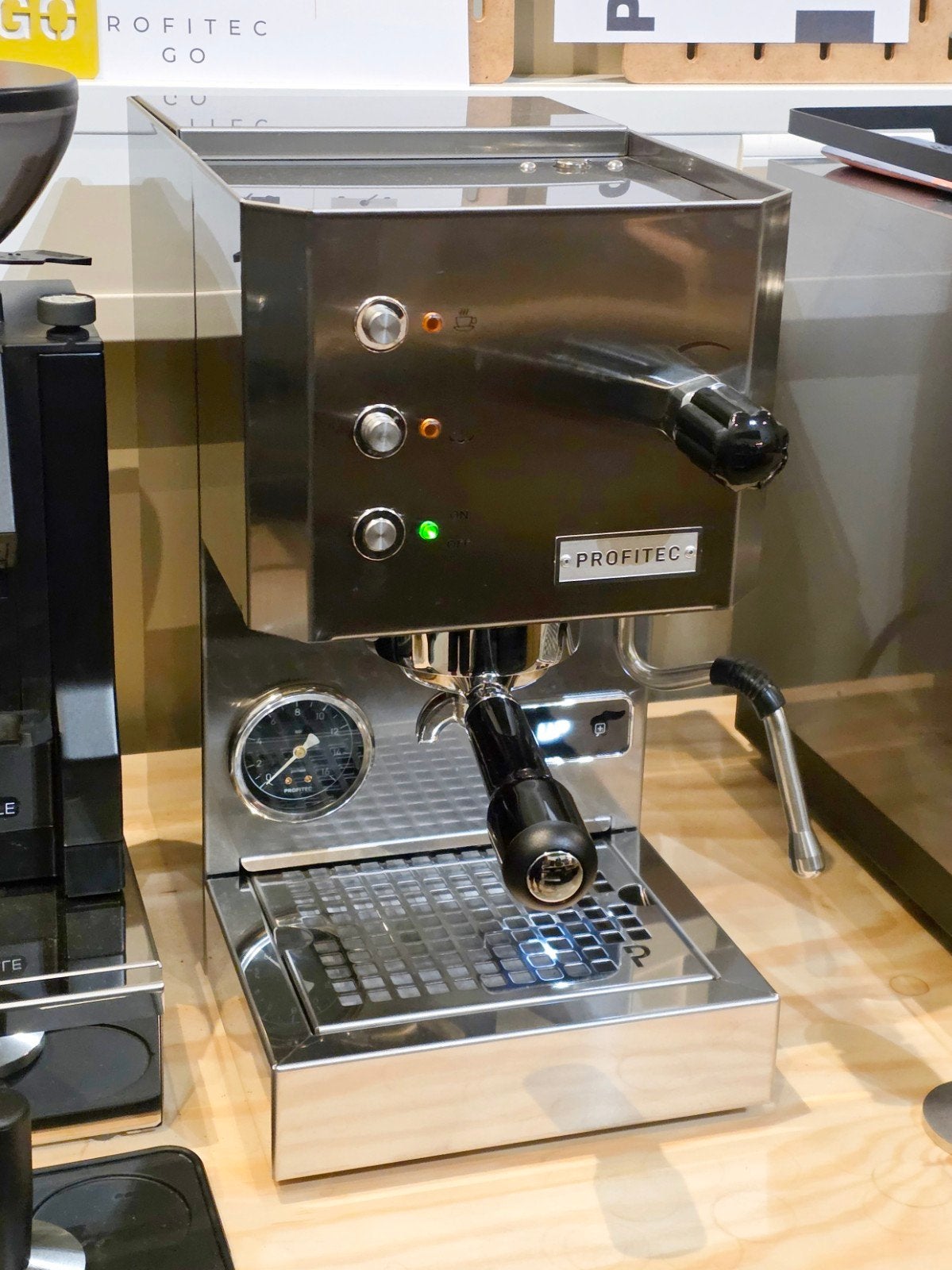 Profitec Go Exclusive Line Brushed Stainless Steel, Witgoed en Apparatuur, Koffiezetapparaten, Nieuw, Gemalen koffie, Koffiebonen