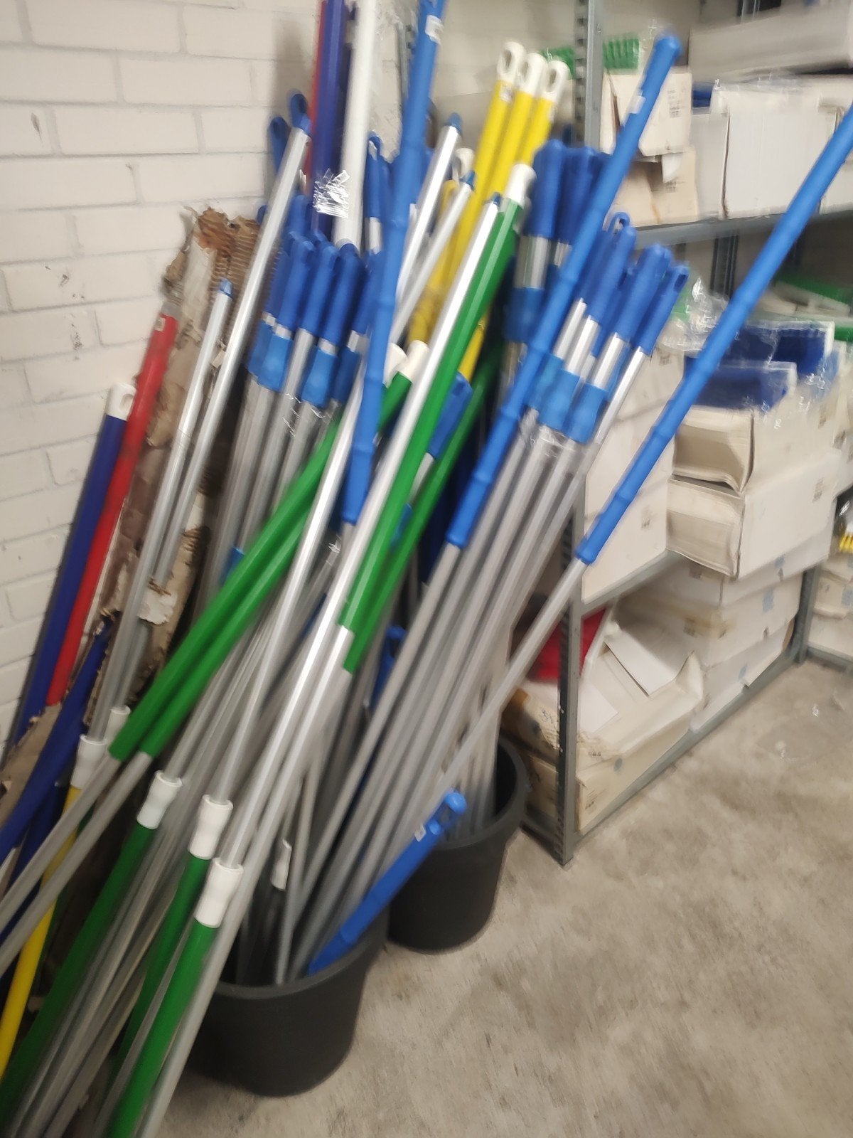 Bezem's met aluminium steel, Ophalen, Nb, Nb, Nb