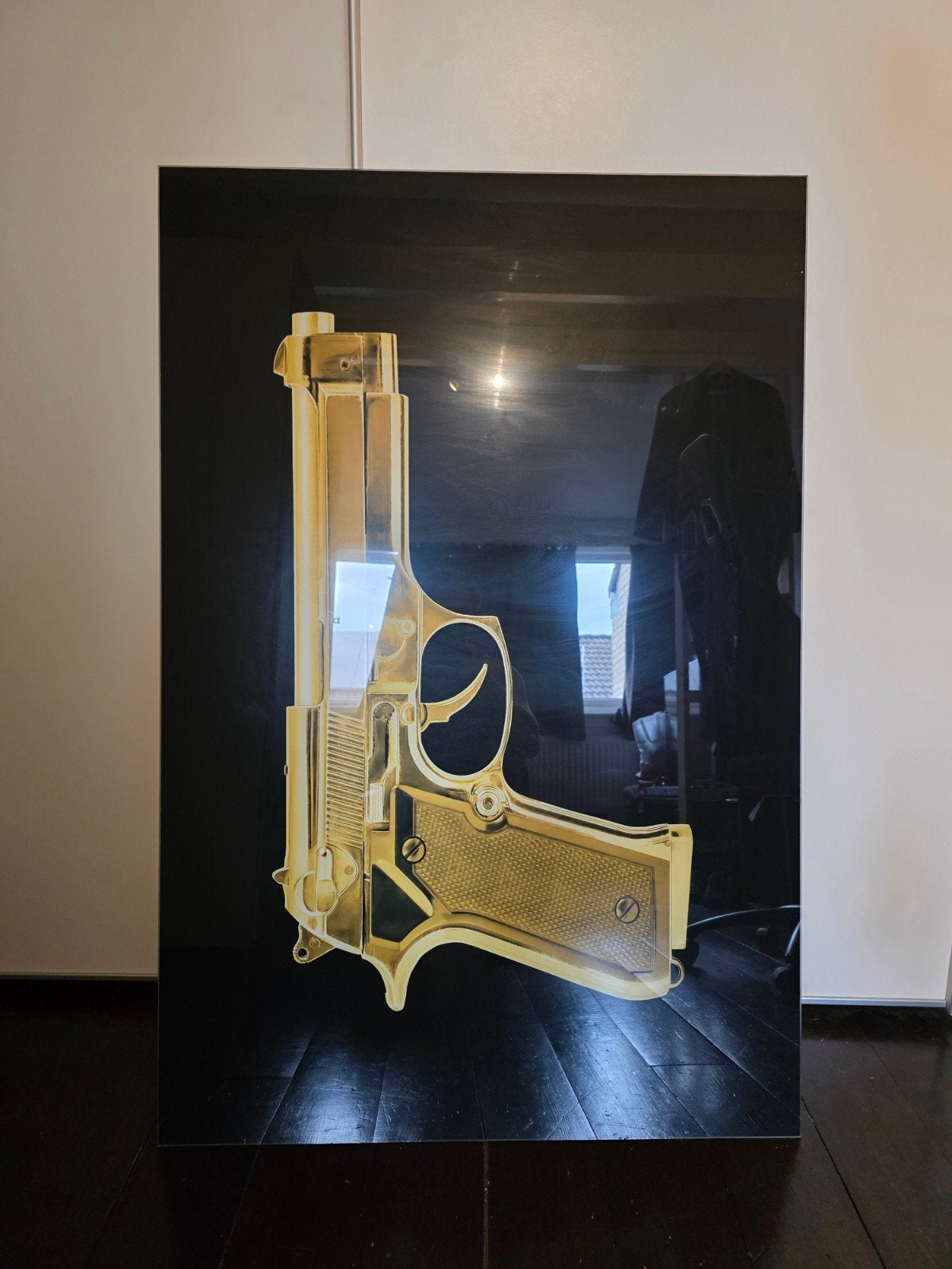 Glasschilderij Gouden Pistool, Antiek en Kunst, Ophalen, Overig onderwerp, Ophangklaar, Kunststof