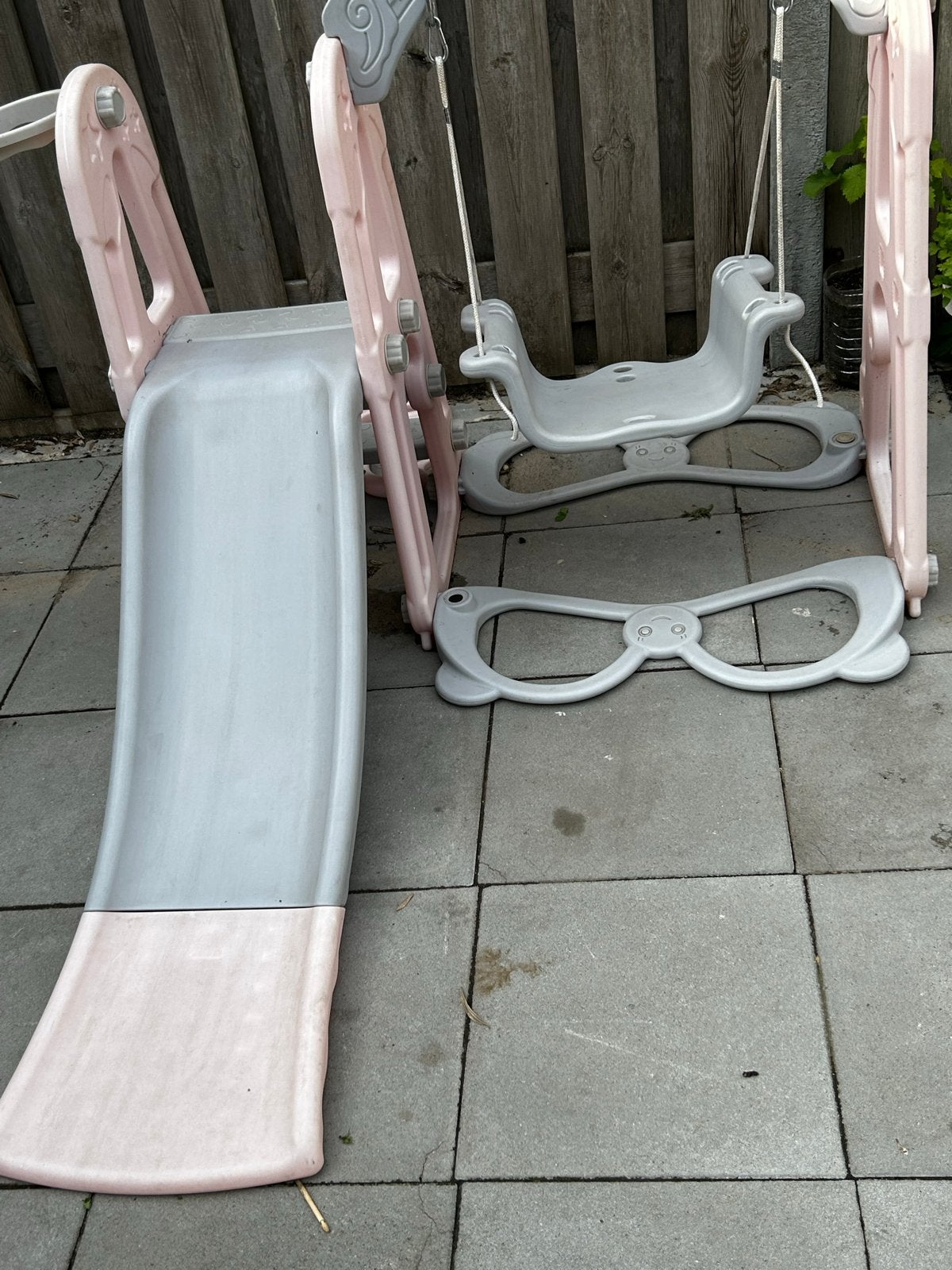 Roze glijbaan en schommel set voor peuters, Kinderen en Baby's, Speelgoed | Buiten | Speeltoestellen, Ophalen, Gebruikt, Glijbaan