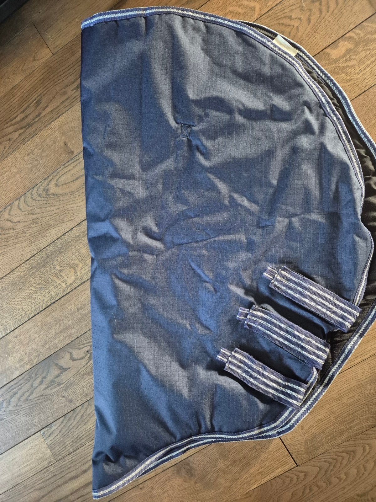 Hals winterdeken DKR 200 grams donkerblauw, Dieren en Toebehoren, Overige typen, 200 g, Ophalen of Verzenden, Zo goed als nieuw