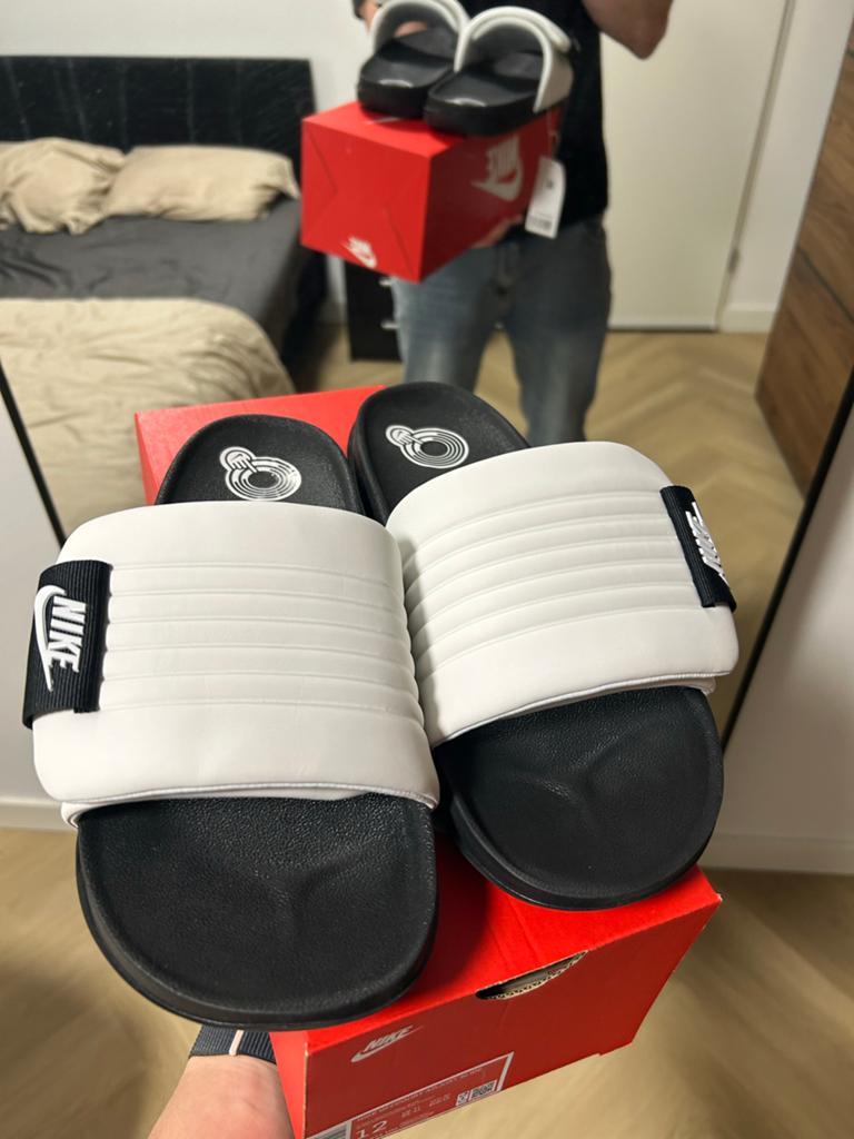 Nike Slide Maat 46 - Comfortabele Slippers deadstock, Kleding | Heren, Schoenen, Zo goed als nieuw, Slippers, Zwart, Ophalen of Verzenden