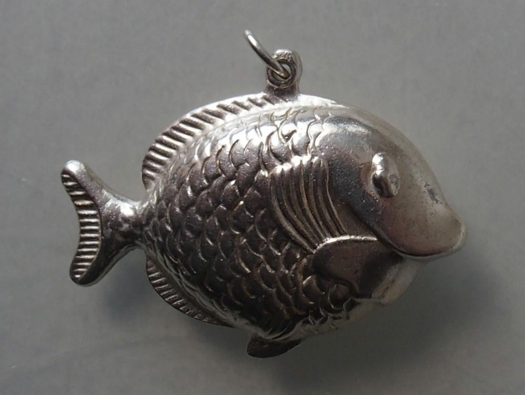 ZILVEREN GROTE VIS, Sieraden, Tassen en Uiterlijk, Antieke sieraden, Verzenden, Zilver, Hanger