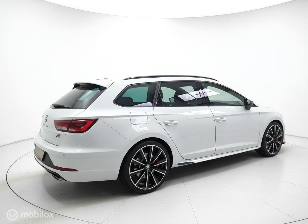 Seat Leon ST 2.0 TSI CUPRA 300 |PANO|CARPLAY|Brembo|Dealer o, Auto's, Dealer onderhouden, 15 km/l, Gebruikt, 4 cilinders