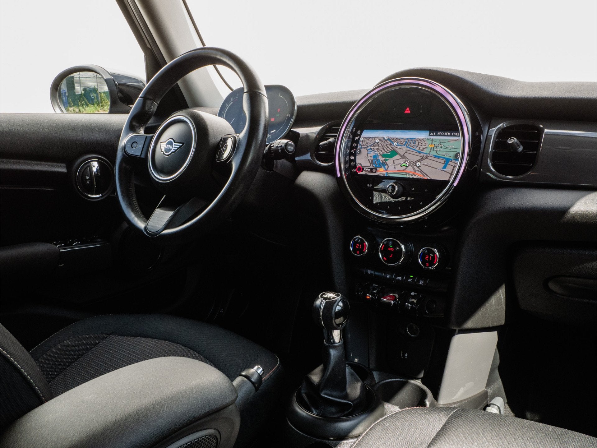 MINI 5-deurs 1.5 One Essential Nieuw model!/ Full map naviga, Auto's, Voorwielaandrijving, Stof, Gebruikt, Met garantie (alle)
