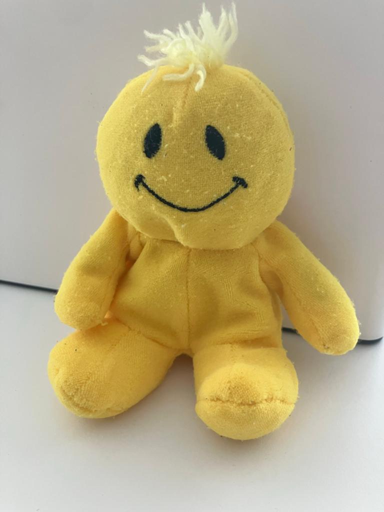 Daatje knuffel DA met lachend gezichtje, Gebruikt, Geel, Overige typen, Ophalen of Verzenden