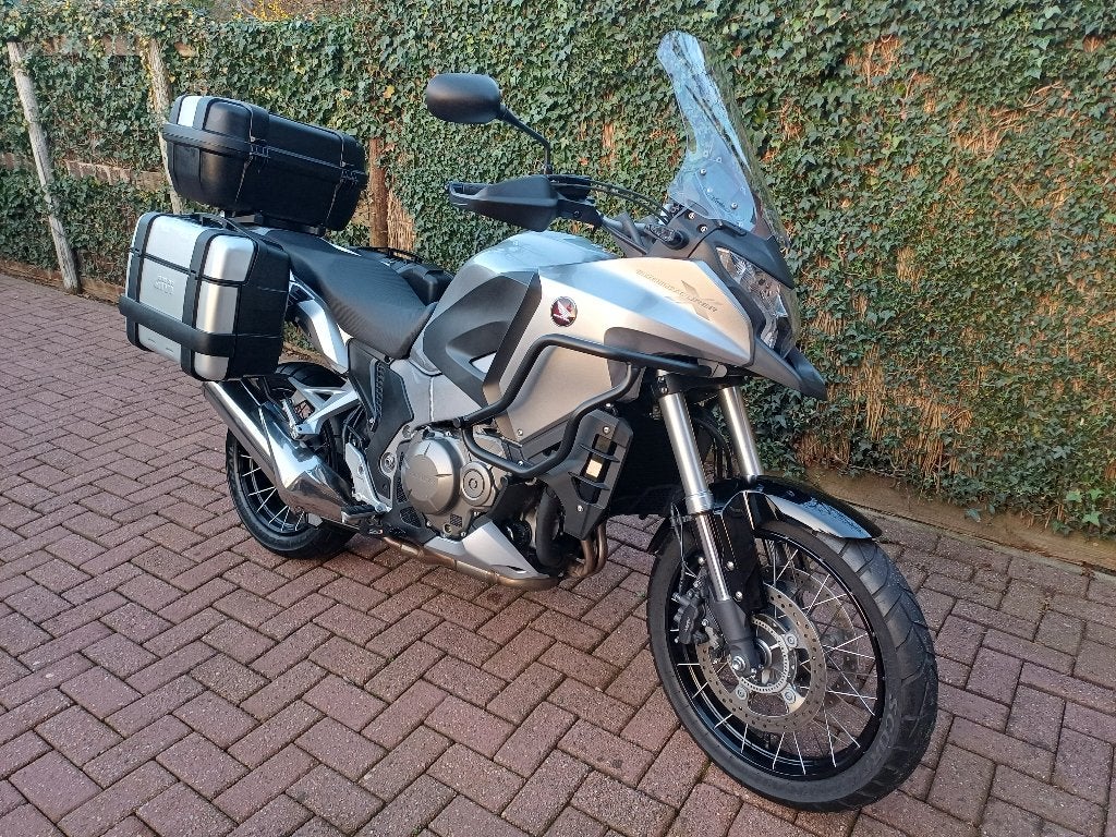 Honda Crosstourer 13.892 km Origineel NL - VFR1200X +Koffers, Motoren, Motoren | Honda, Traction Control, Occasion, 4 cilinders