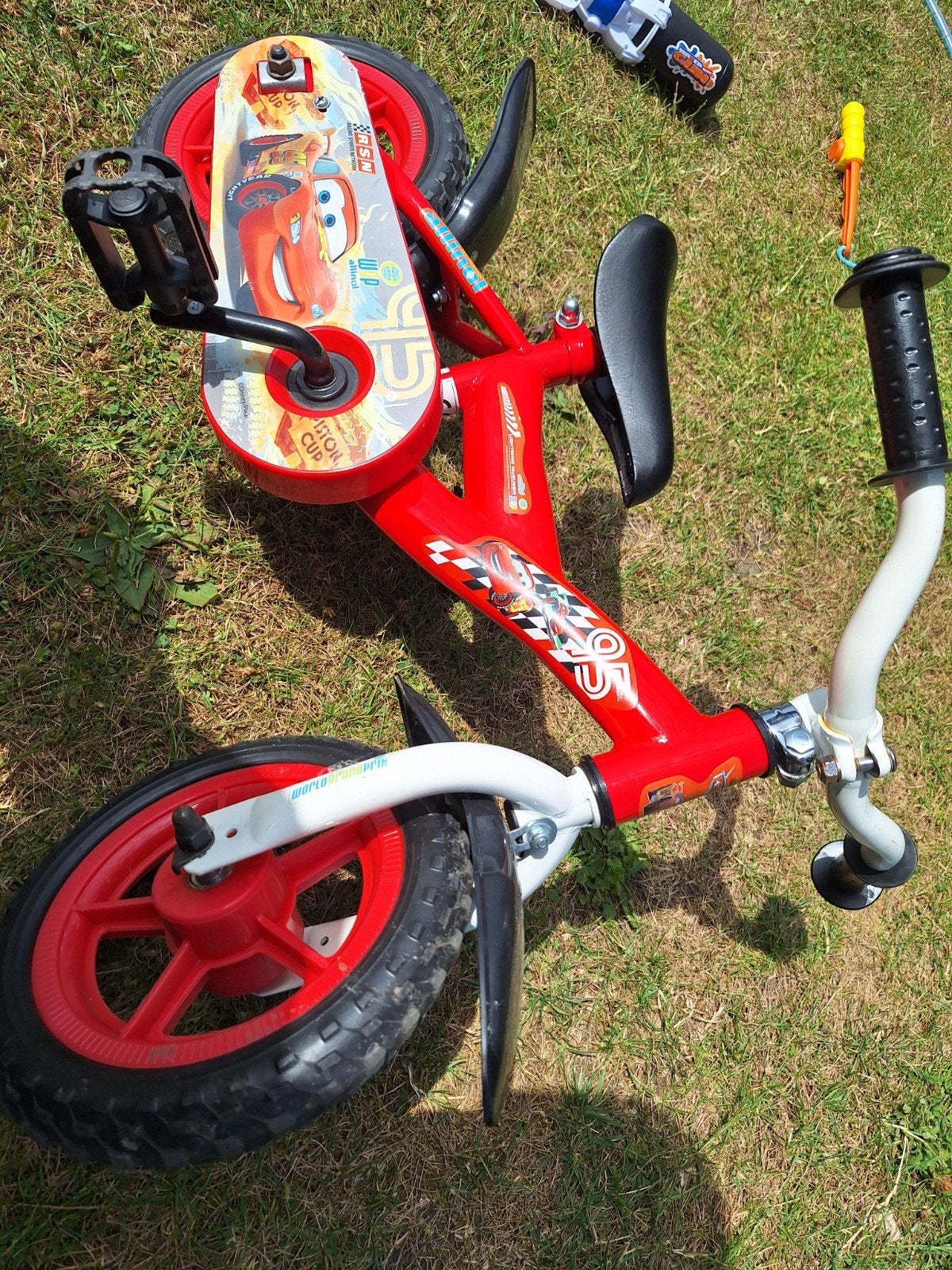 Kinderfiets Cars Lightning McQueen 10 inch met zijwieltjes, Ophalen, Zo goed als nieuw, Minder dan 16 inch, Zijwieltjes
