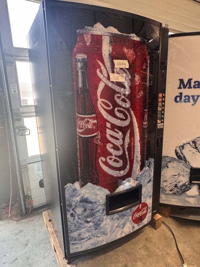 CocaCola automaat | Drankautomaat | 7 selecties | opruiming, Verzamelen, Ophalen, Vending Master, Info@vendingmaster.nl, Zo goed als nieuw