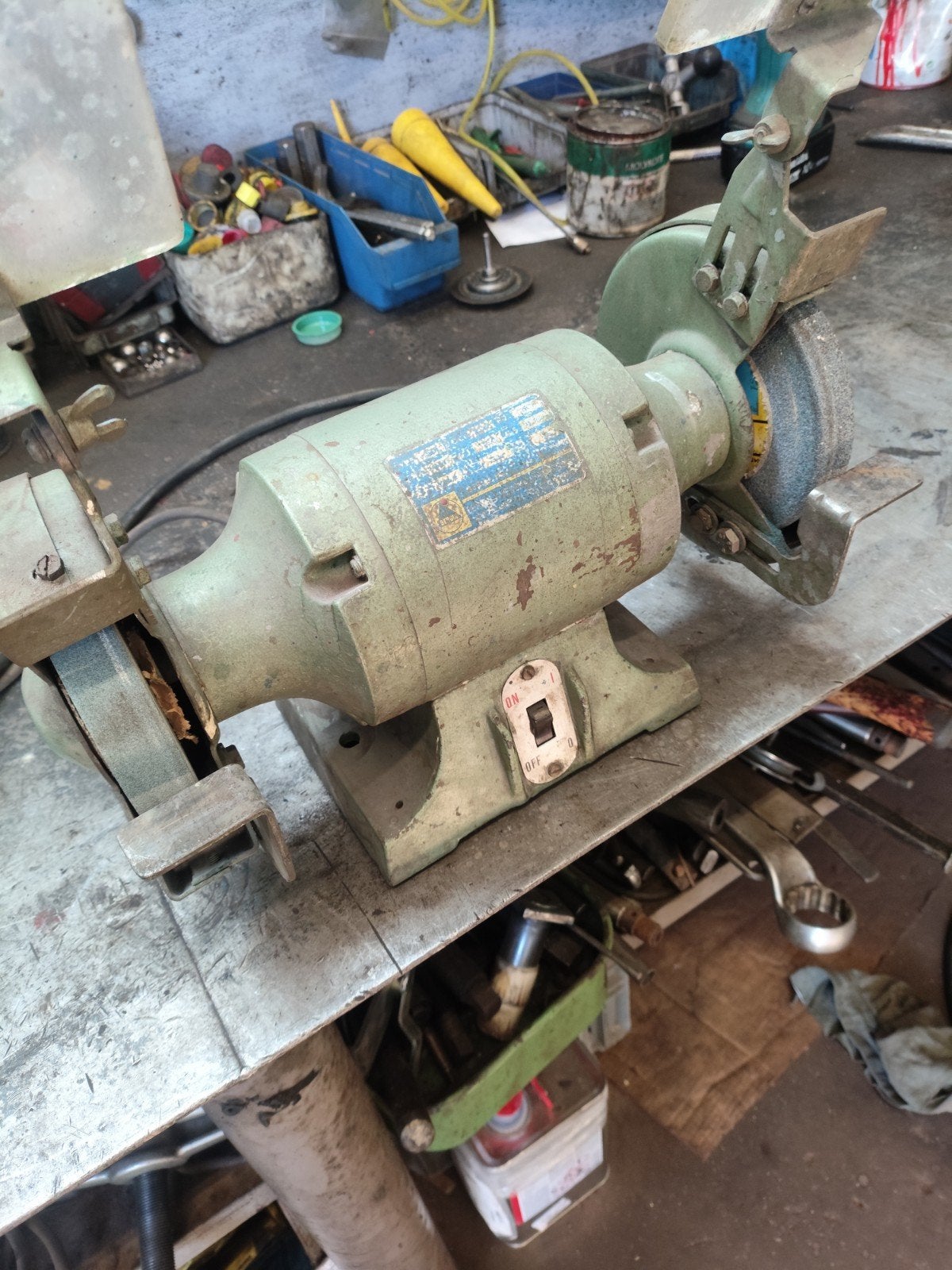 Slijpsteen 220 volt, Ophalen, Minder dan 700 watt, Werkbankslijpmachine