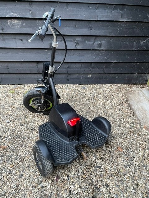 een goed werkende Briski elektrische driewieler/scootmobiel, Ophalen, Gebruikt