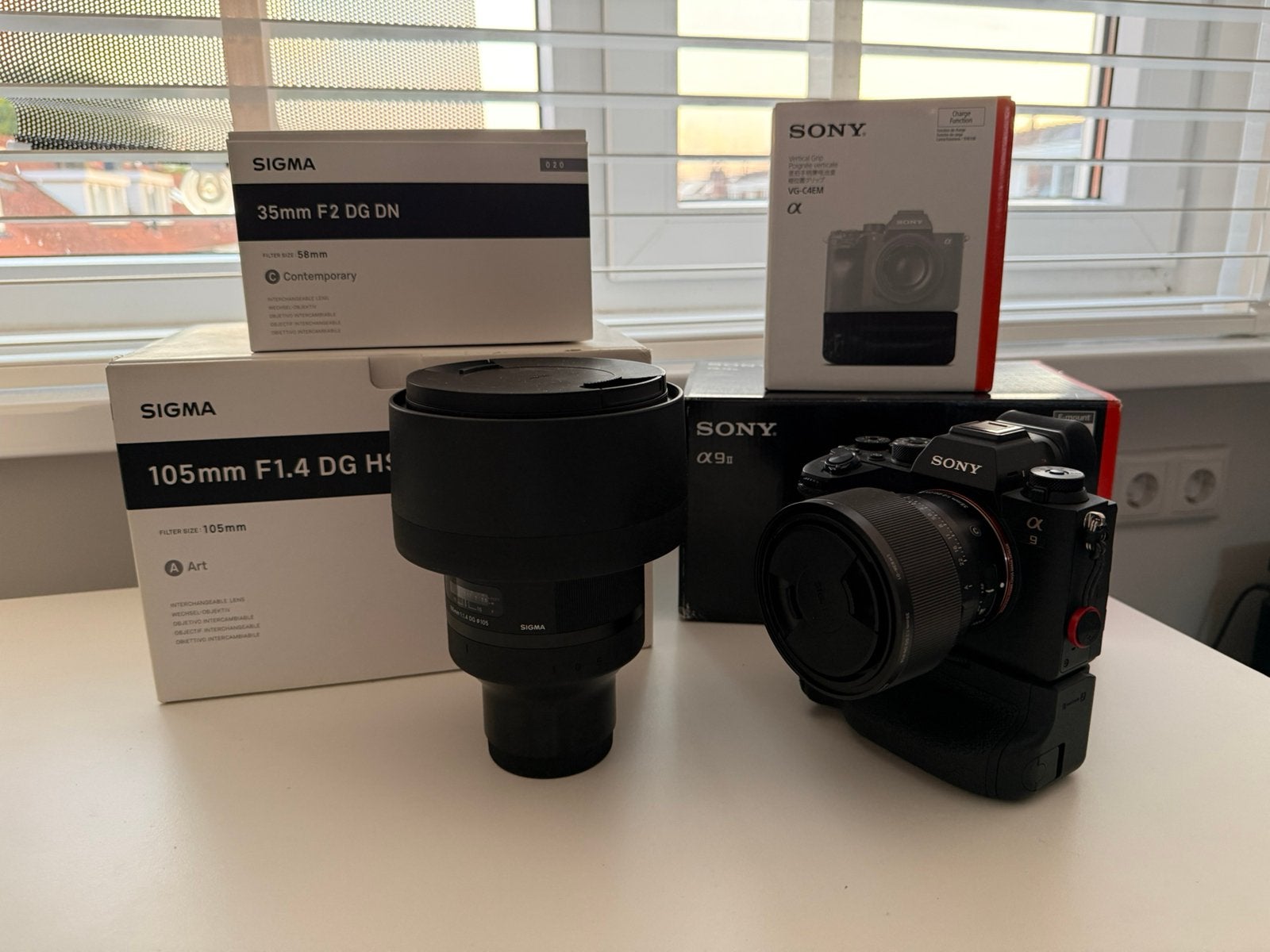 Sony A9 II + VG-C4EM | Sigma 35mm 2.0 & 105mm 1.4 | Godox, Ophalen of Verzenden, Zo goed als nieuw, Sony, Geen optische zoom