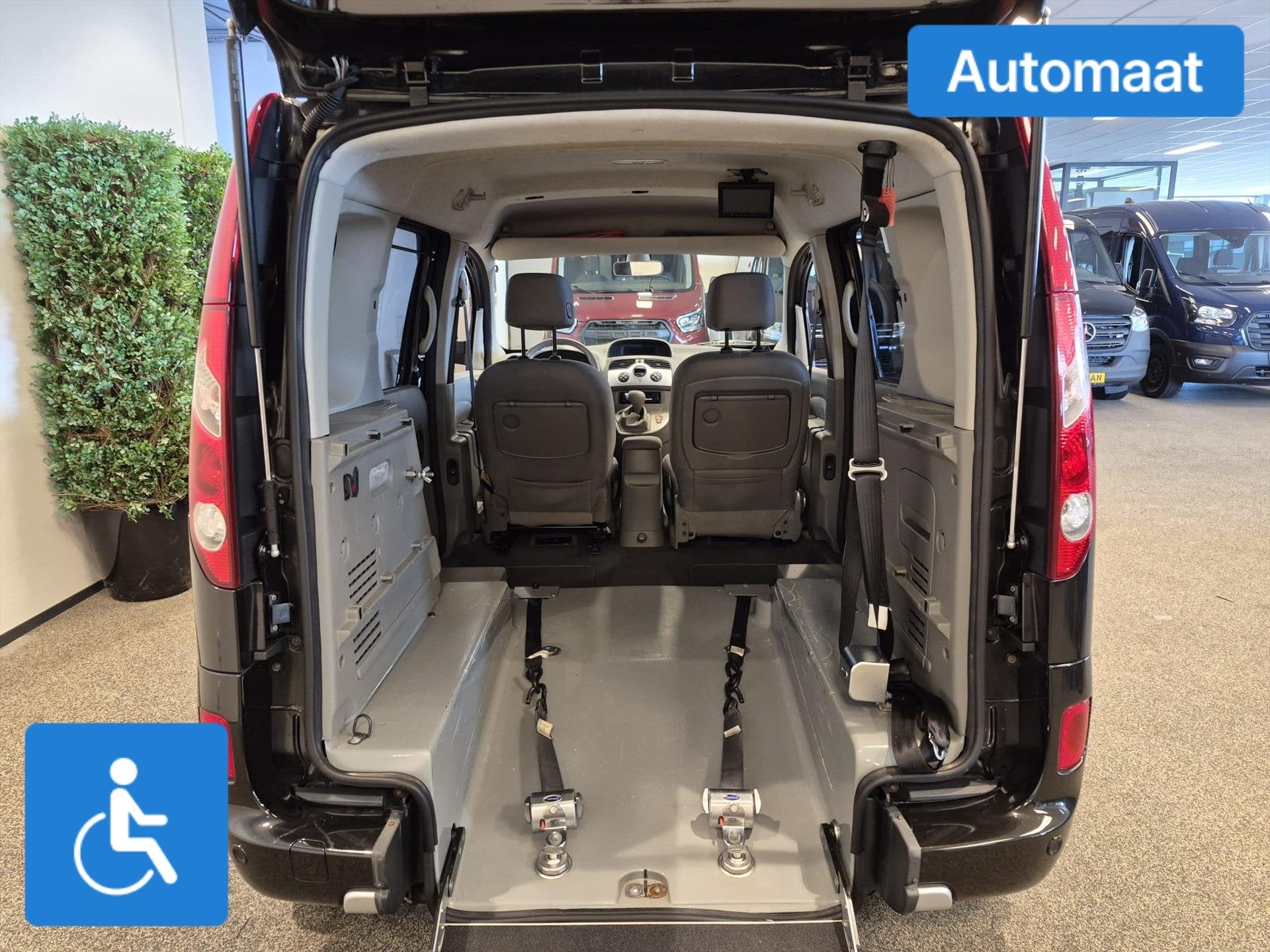Renault Kangoo Rolstoelauto Automaat 2+1, Auto's, Automaat, 12 maanden, Stof, Gebruikt