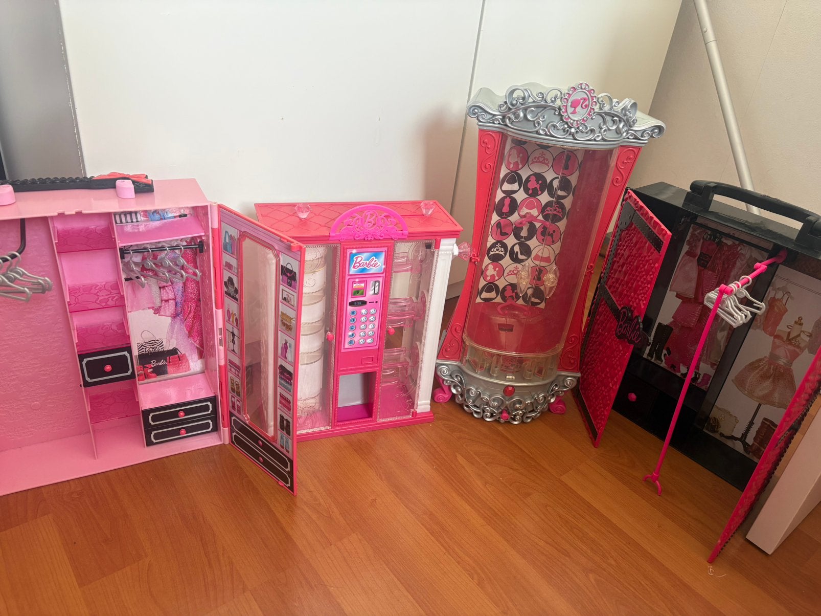 Diverse Barbie Kasten, Ophalen of Verzenden, Zo goed als nieuw, Toebehoren